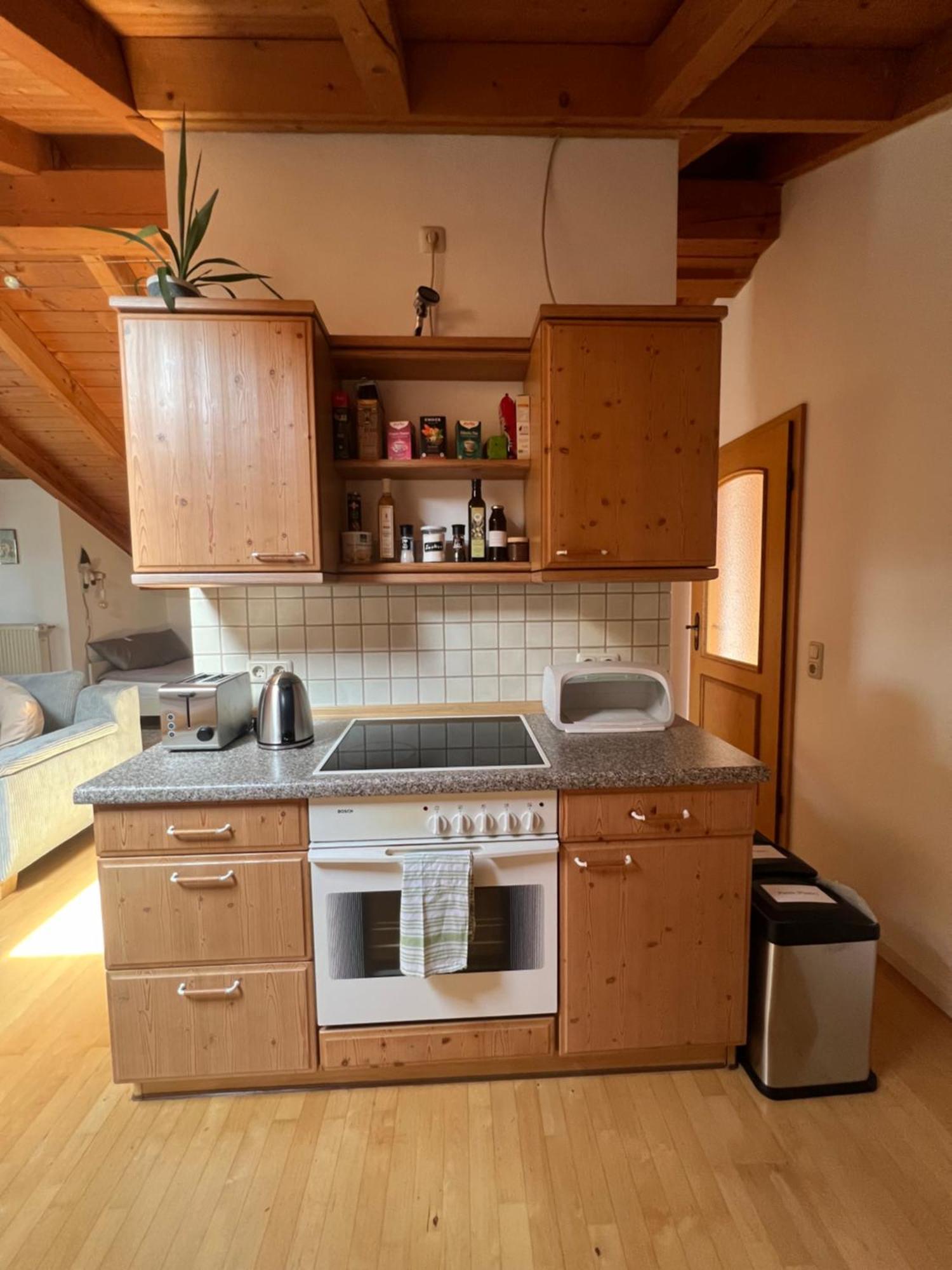 Gemuetliche Dachgeschosswohnung Mit Balkon